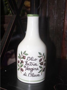 Williams Sonoma White Extra Virgin Olive Oil Bottle by Oleificio Ranieri 16.9 oz
